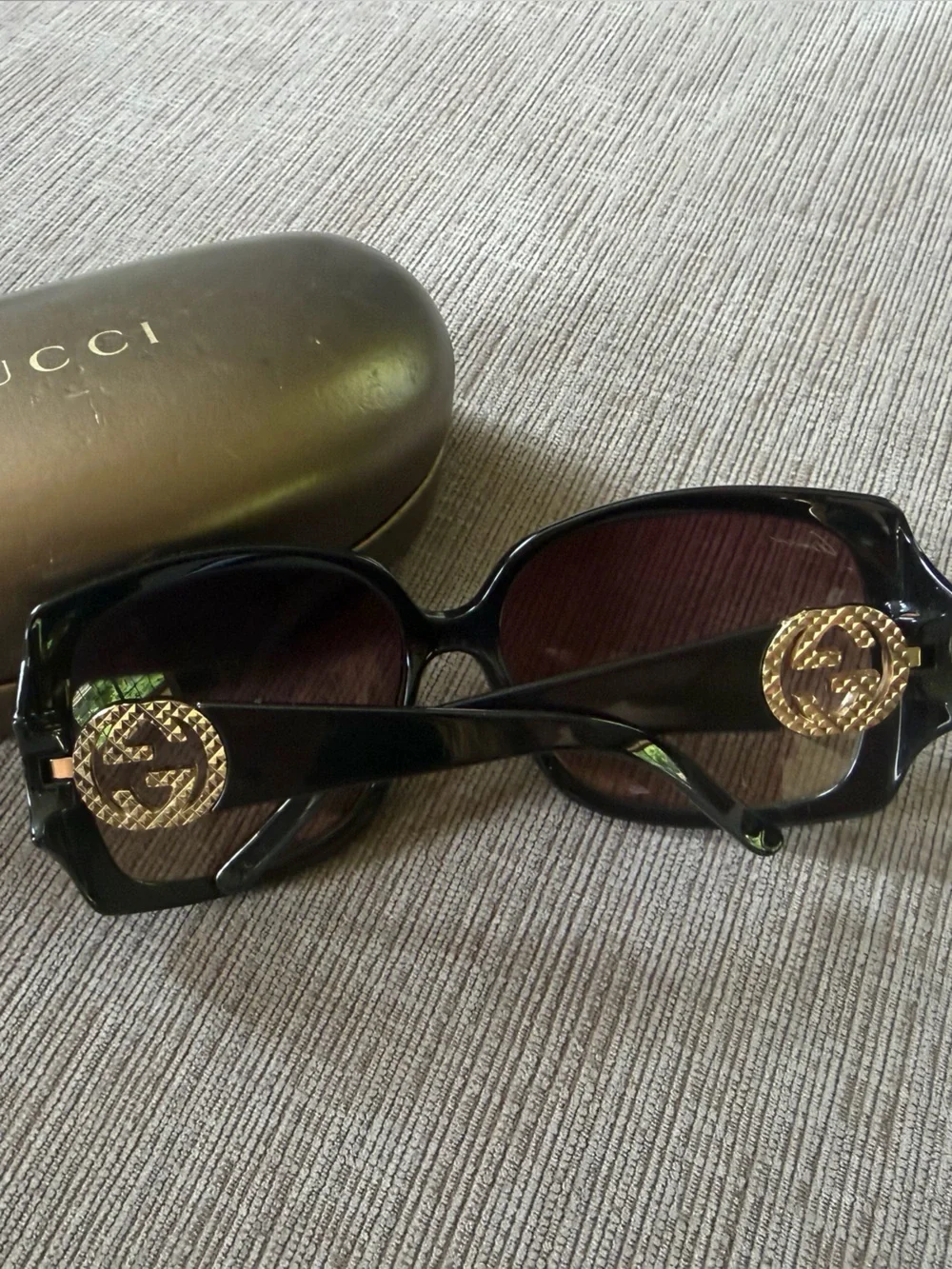 Gucci Black Women's Oversized Sunglasses with Brown Branded Case